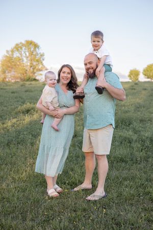 Waynesboro, Virginia lifestyle photographer capturing outdoor family portraits. Cherish authentic moments and freeze memories.