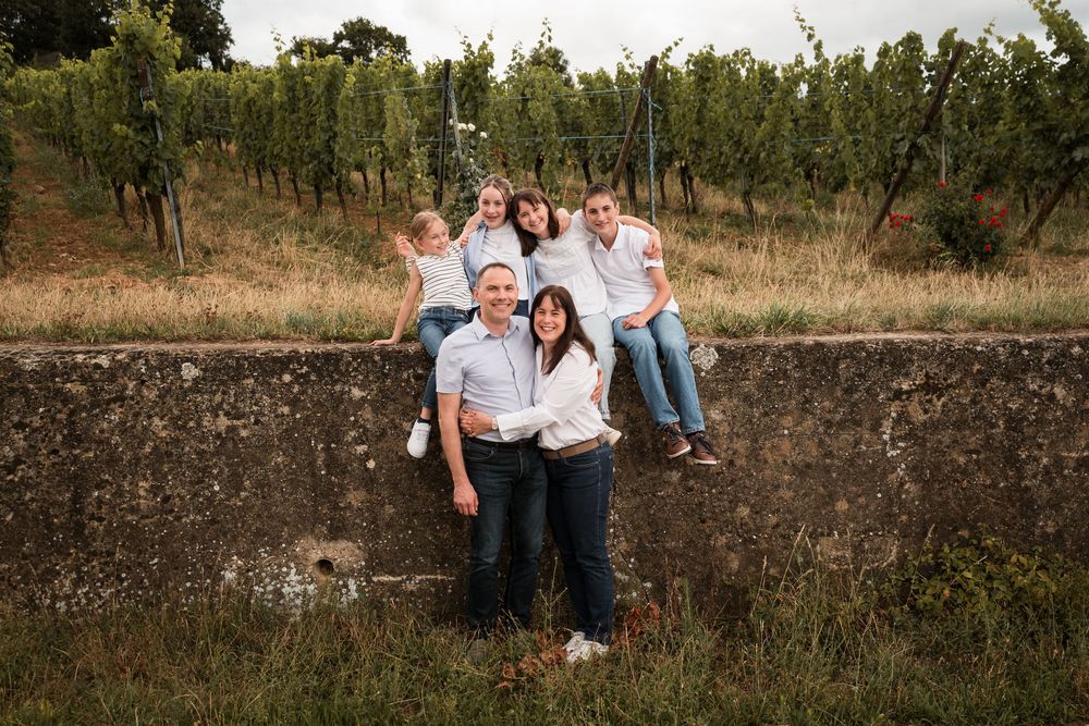 Séance photo famille à Mittelbergheim au coucher du soleil en Alsace