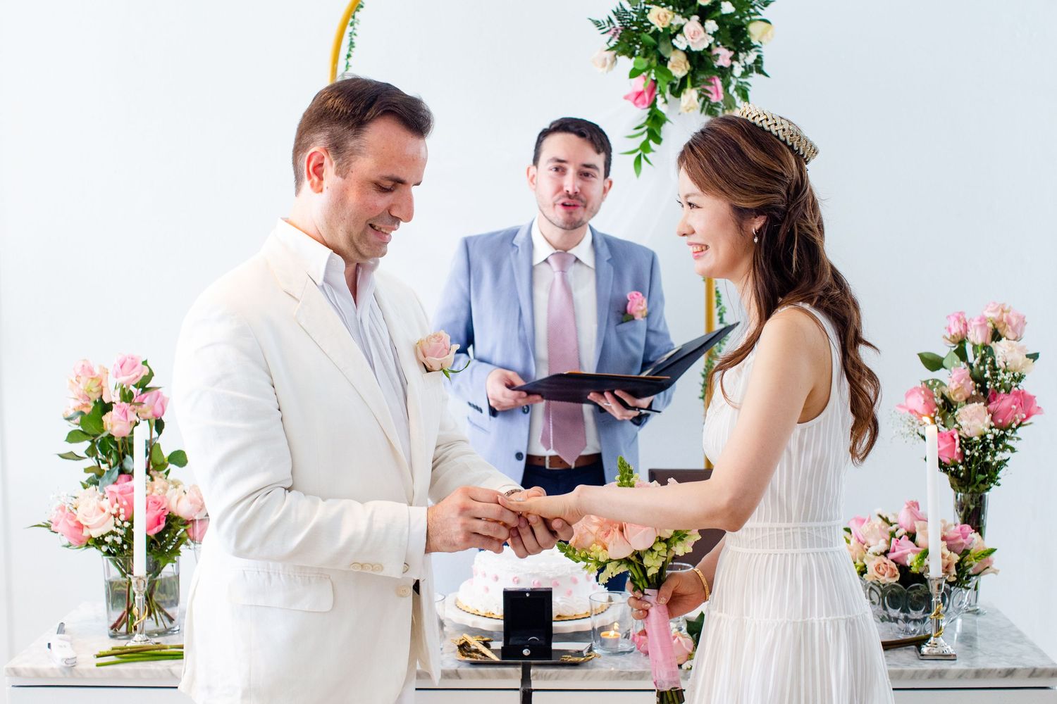 Bride and groom. Ceremony. Micro wedding in San Juan, Puerto Rico.