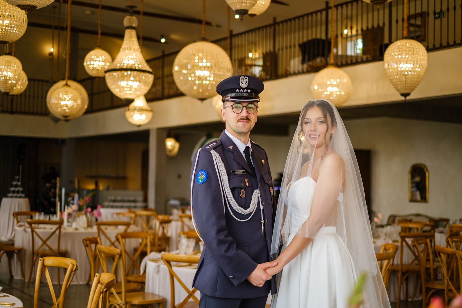 Para młoda na sali w VillaLove w Izdebniku.
