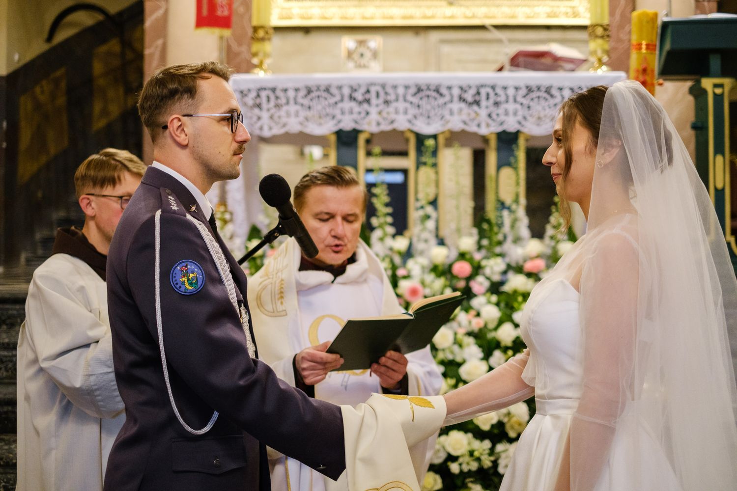 Ślub w Kościele Wniebowzięcia NMP w Brodach