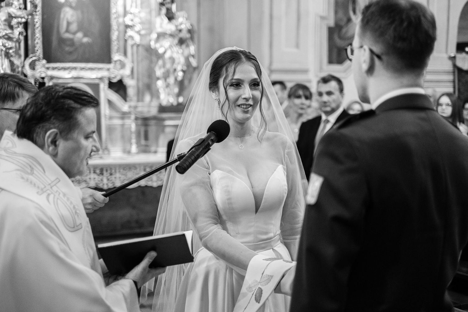Przysięga ślubna w Kościele Wniebowzięcia NMP w Brodach