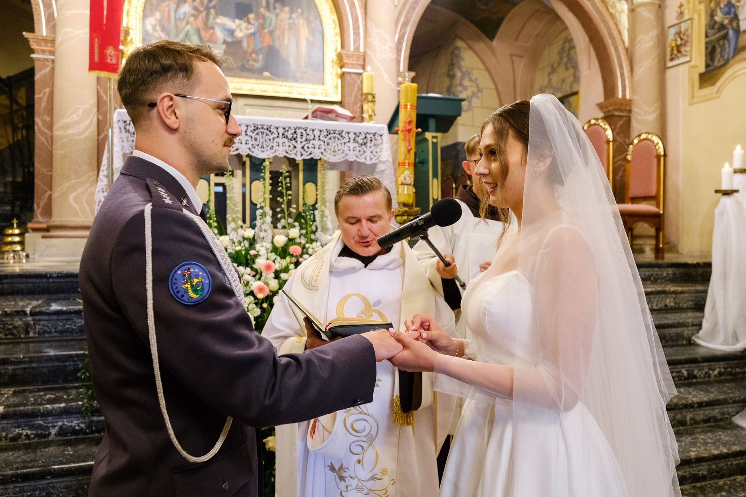 Przysięga ślubna w Kościele Wniebowzięcia NMP w Brodach