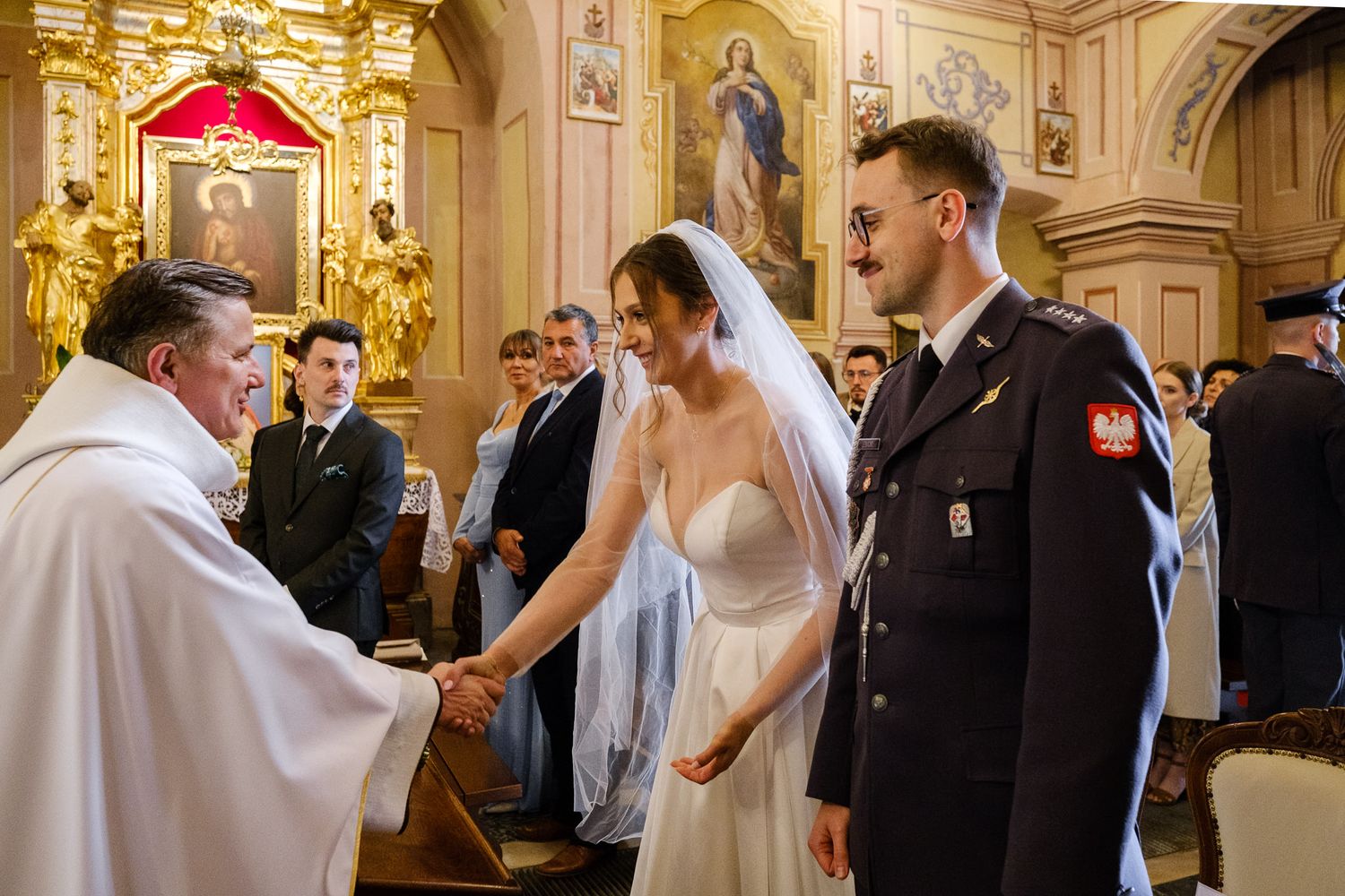 Uroczystość ślubna w Kościele Wniebowzięcia NMP w Brodach