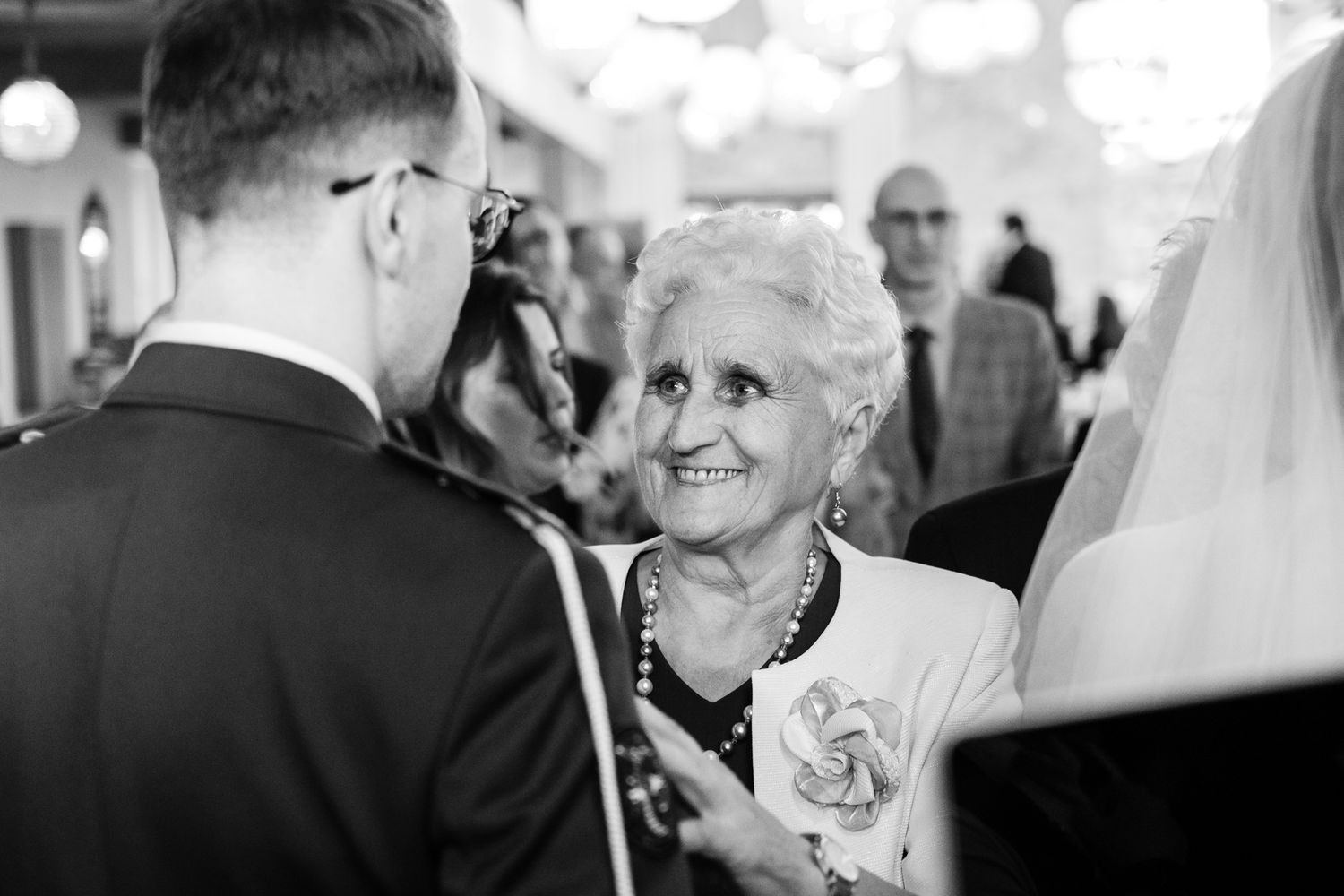 Składanie życzeń ślubnych w VillaLove w Izdebniku.