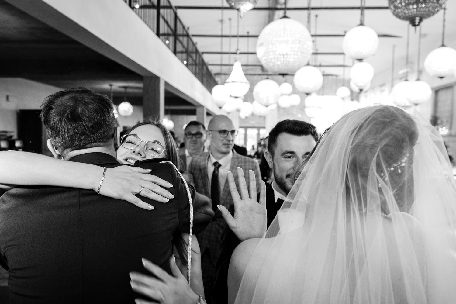 Składanie życzeń ślubnych w VillaLove w Izdebniku.