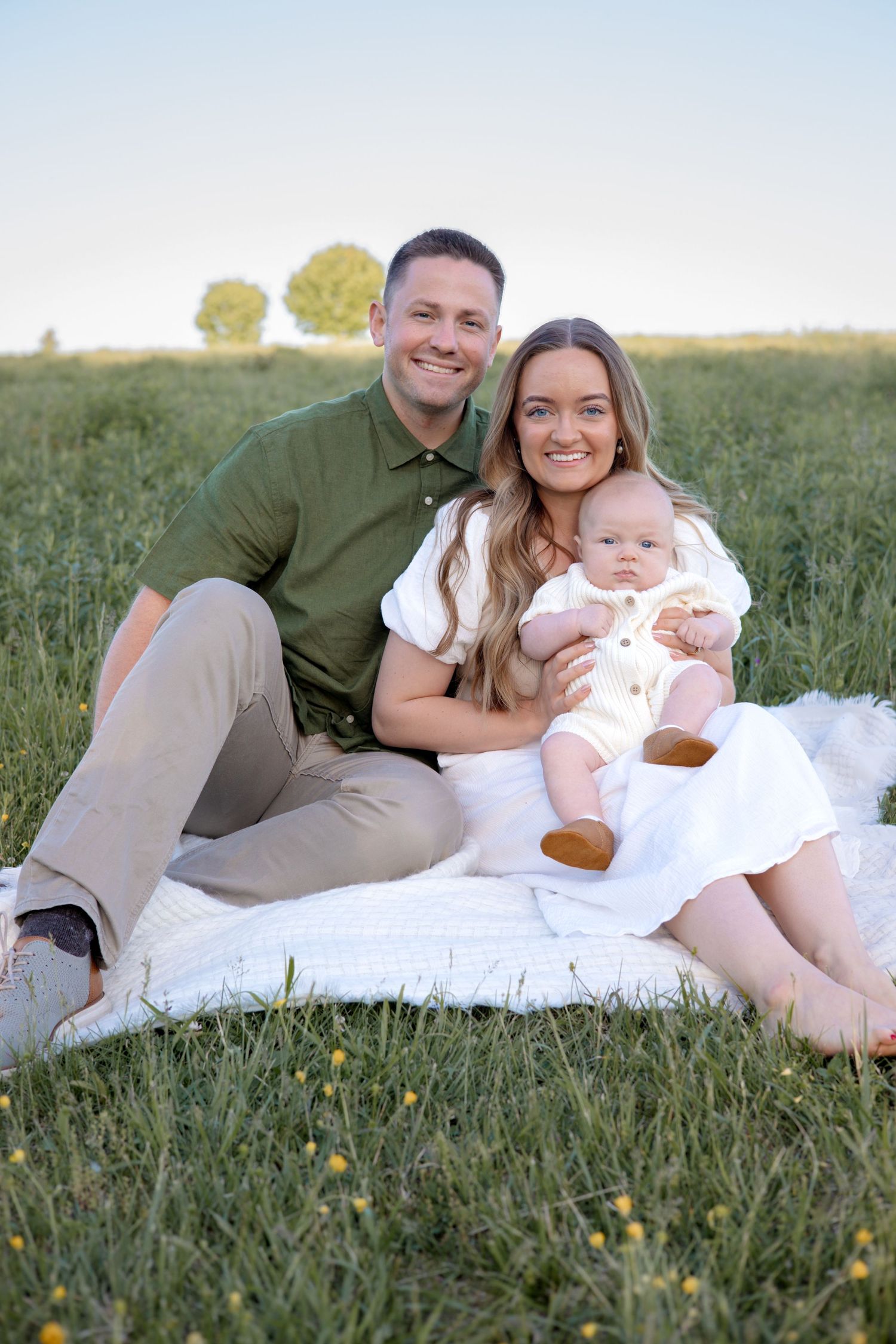 Waynesboro, Virginia lifestyle photographer capturing outdoor family portraits. Cherish authentic moments and freeze memories.