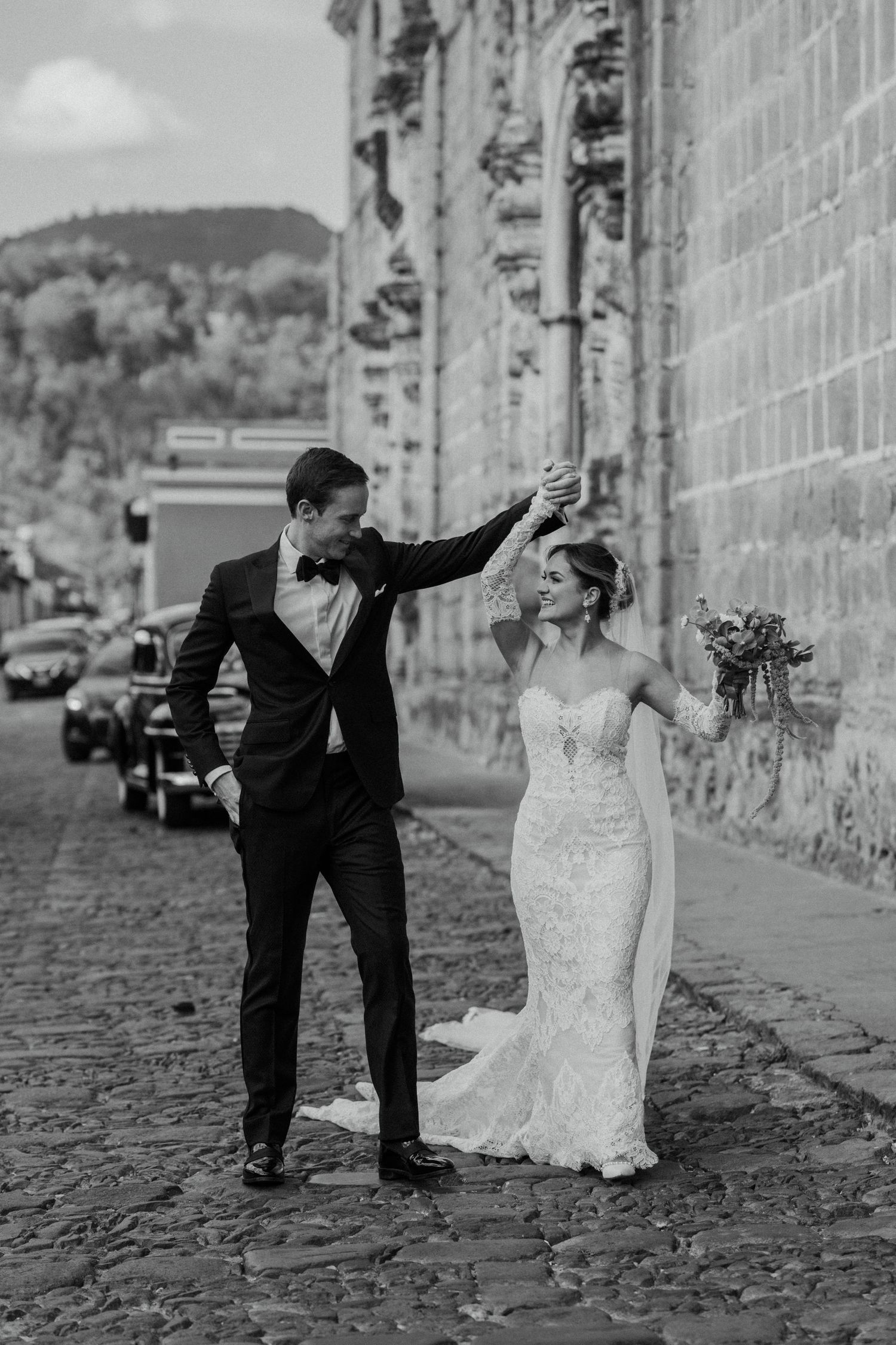 romantic wedding photo, bride and groom in love, Antigua Guatemala wedding, luxury wedding photographer, destination wedding photography