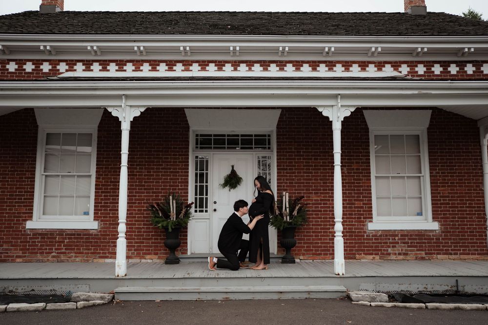 GTA-based photographer specializing in weddings, events, and real, meaningful moments.