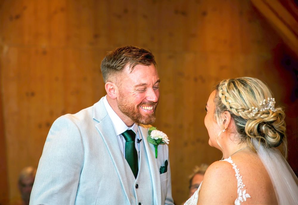 IWigan Wedding Photographer, Photographers in the North West. Wedding Photography Wigan. Blackpool Wedding photographer.
