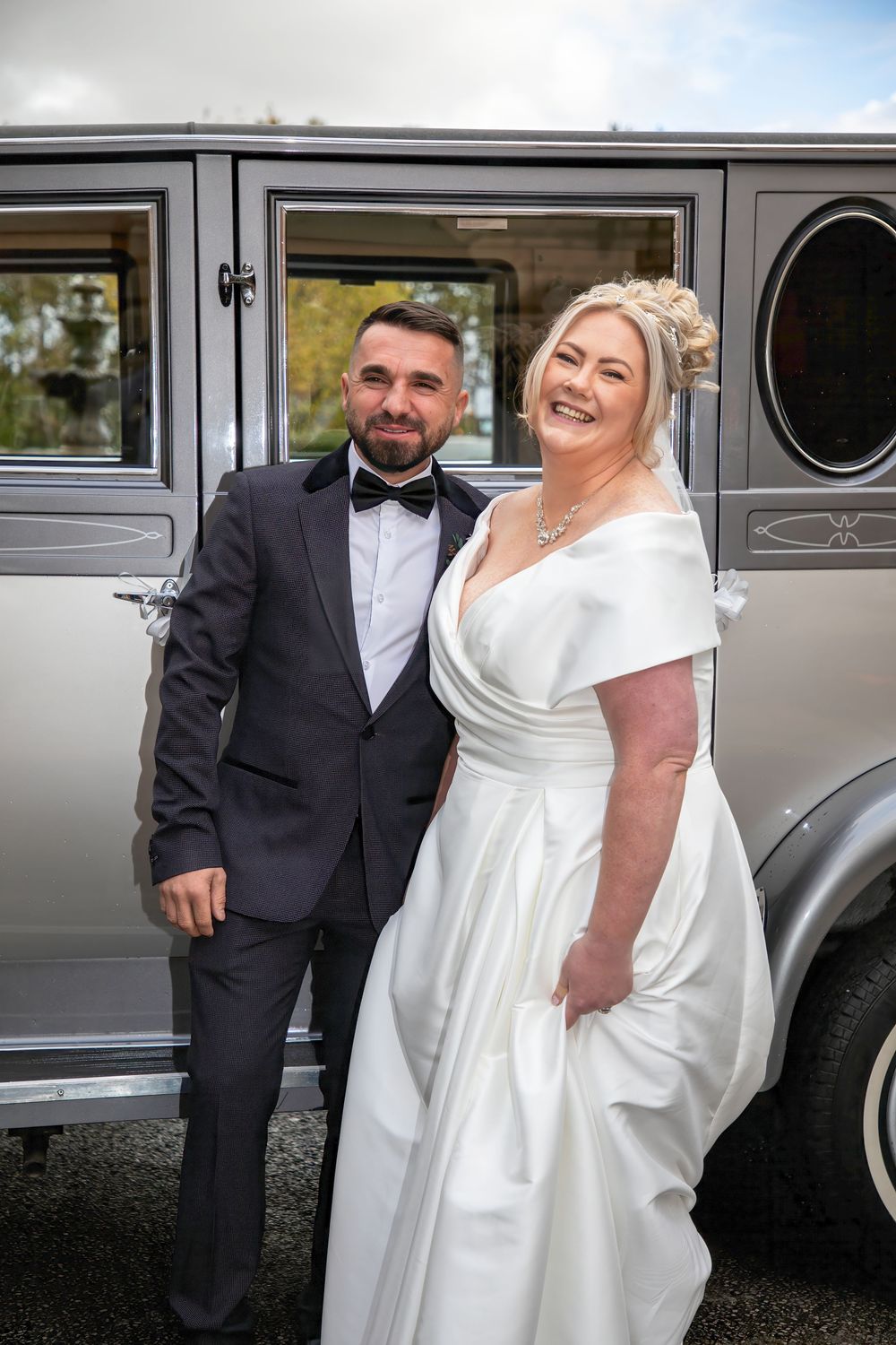 Mecure Hotel Haydock. elysian photography. wedding photography. St Helens Town Hall. St Helens wedding photography.