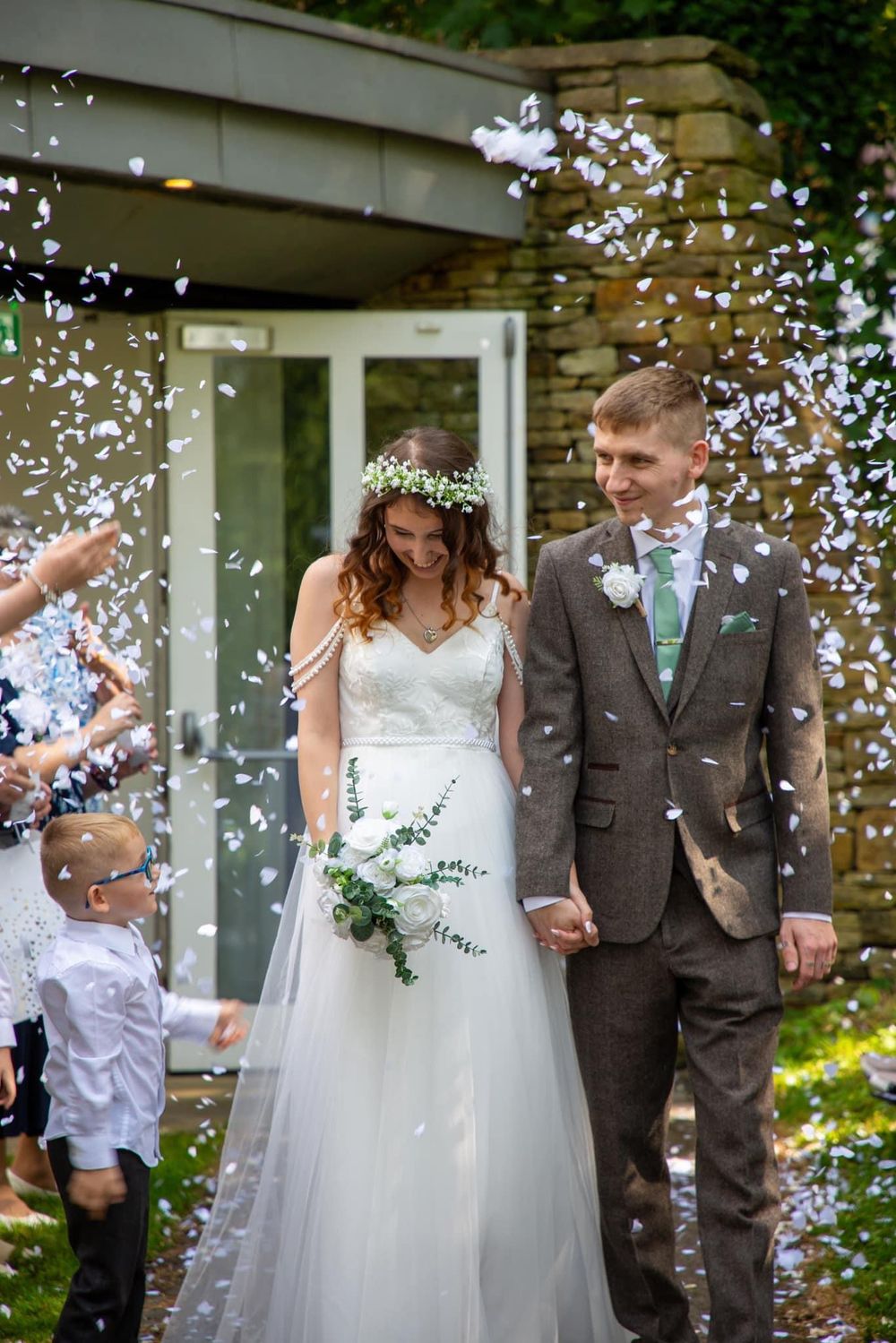 Wigan Wedding Photographer, Photographers in the North West. Wedding Photography Wigan. The Lodge, Wigan. Wigan Park. The Lodge Weddings.