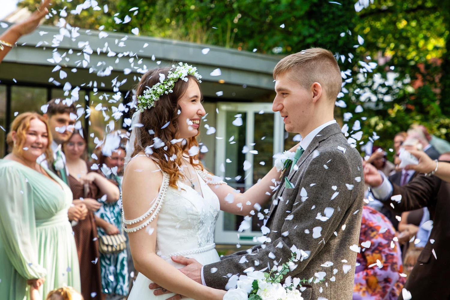 Wigan Wedding Photographer, Photographers in the North West. Wedding Photography Wigan. The Lodge, Wigan. Wigan Park. The Lodge Weddings.