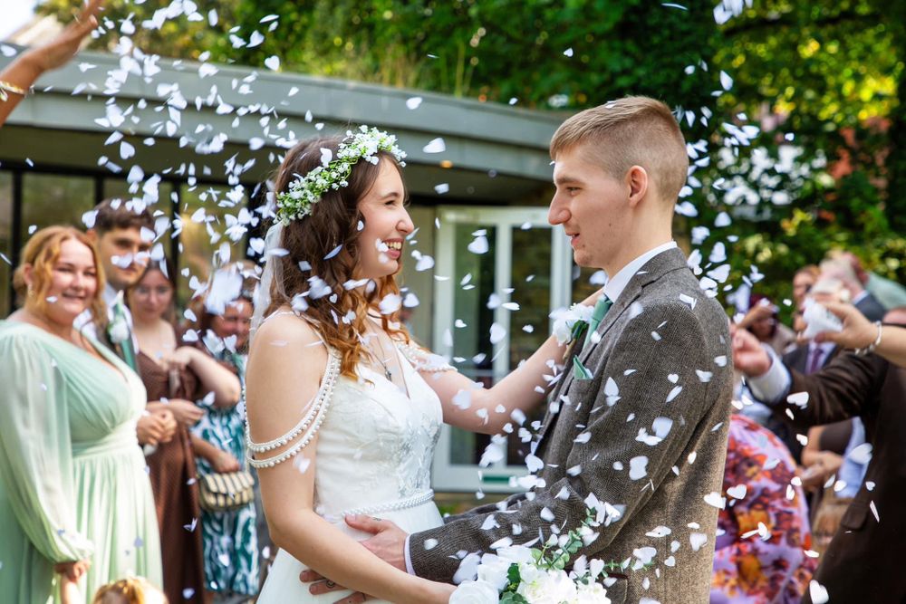 Wigan Wedding Photographer, Photographers in the North West. Wedding Photography Wigan. The Lodge, Wigan. Wigan Park. The Lodge Weddings.