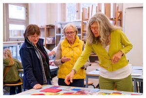 Kreative Event-Reportage: Gemeinsames Basteln beim Hospizverein Forchheim. Stimmungsvolle Bilder von der Lichtkapsel.
