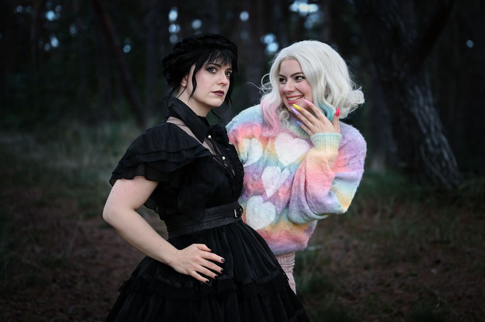 portrait enid and wednesday cosplayer