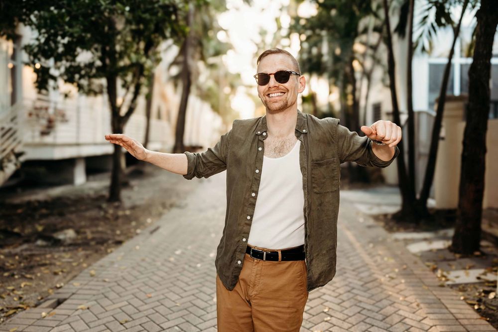 Relaxed Miami dating photography session with natural posing guidance