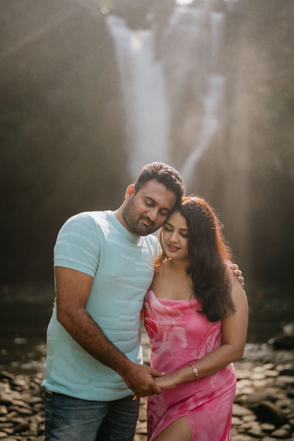 Bali couple photoshoot with Tegenungan waterfall background