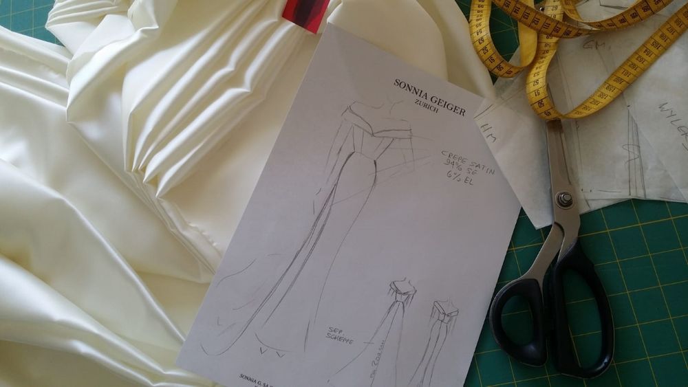 Skizze eines Hochzeitskleides
