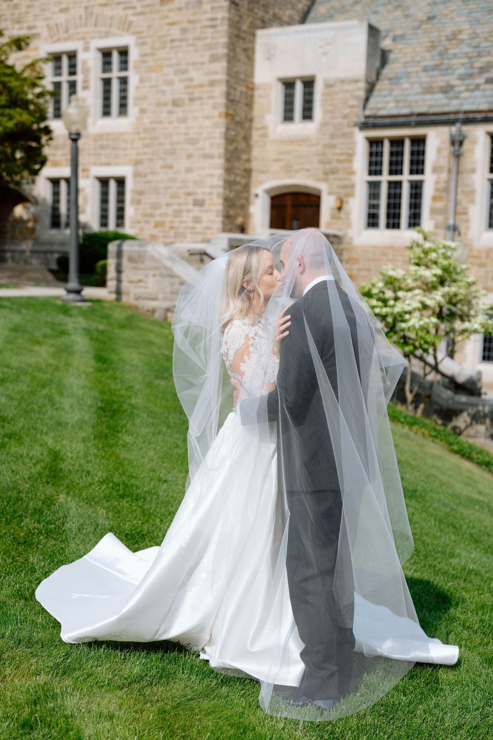 DETROIT PHOTOGRAPHER DETROIT WEDDING PHOTOGRAPHER LUXURY MICHIGAN PHOTOGRAPHER TOLEDO WEDDING PHOTOGRAPHER LUXURY TOLED WEDDING PHOTOGRAPHER
