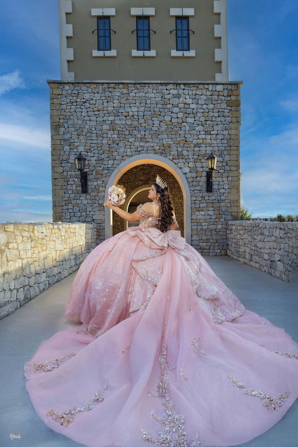 Dallas photography and video for Quinceañeras
 - R & R Marcelo DFW