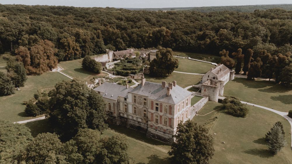 Aerial view of the Renaissance architecture at Chateau de Vallery