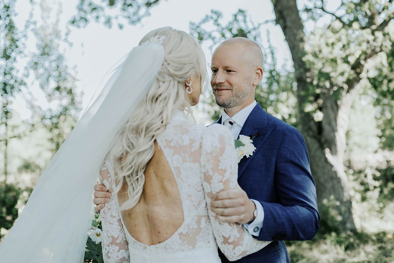 Bröllop på Dömle Herrgård. Sommarbröllop Louise och Viktor. bröllopsfotograf Rebecca Nordin, Karlstad.