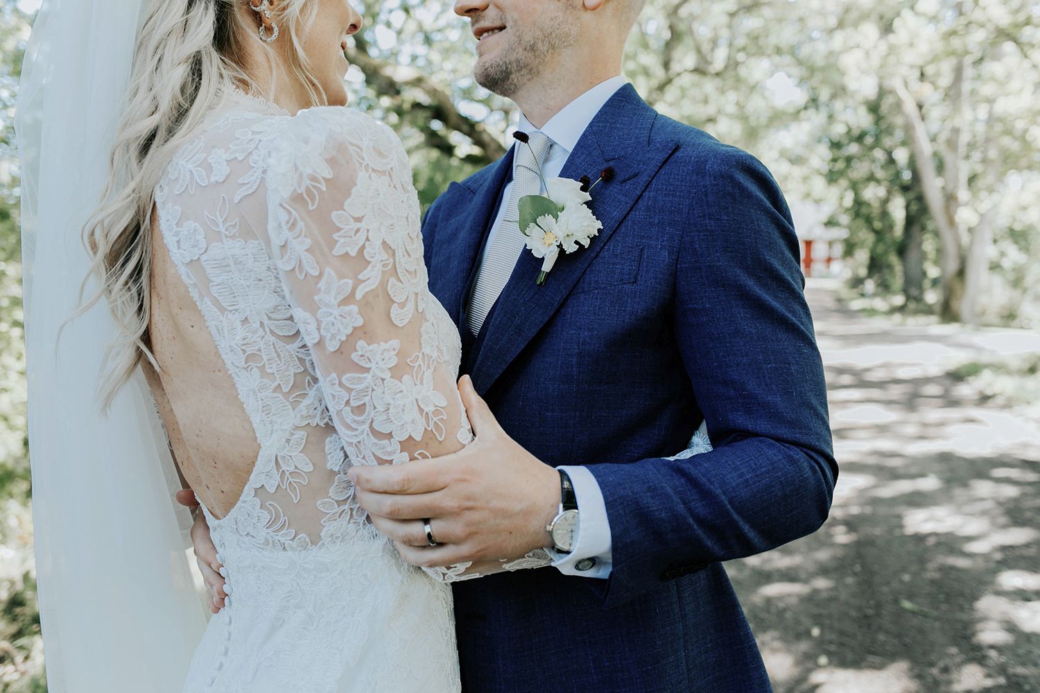 Bröllop på Dömle Herrgård. Sommarbröllop Louise och Viktor. Fotograf Rebecca Nordin, Karlstad.