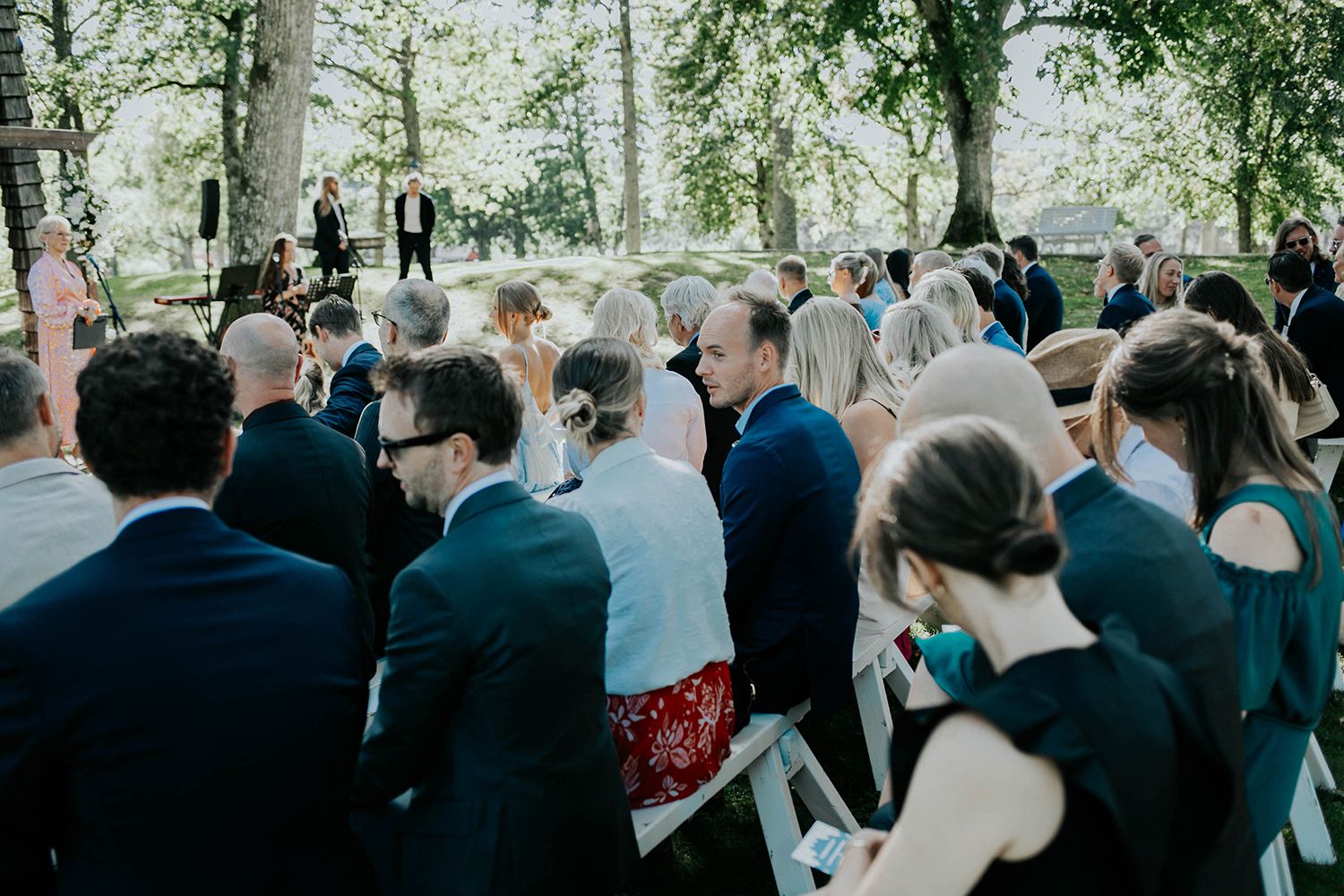 Bröllop på Dömle Herrgård. Sommarbröllop Louise och Viktor. Fotograf Rebecca Nordin, Karlstad.