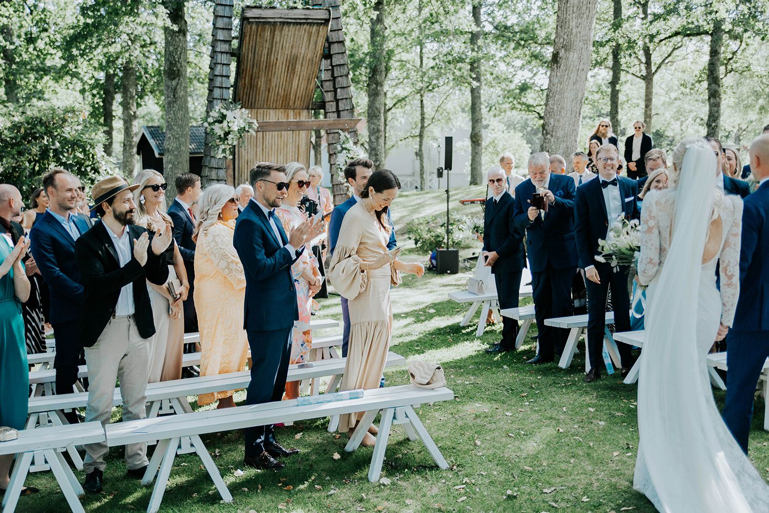 Bröllop på Dömle Herrgård. Sommarbröllop Louise och Viktor. Fotograf Rebecca Nordin, Karlstad.