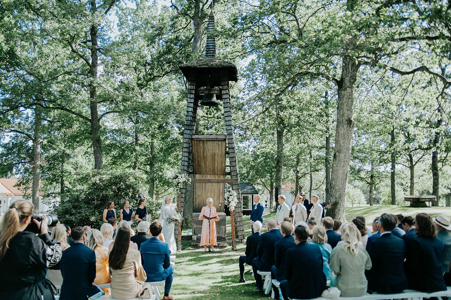Bröllop på Dömle Herrgård. Sommarbröllop Louise och Viktor. Fotograf Rebecca Nordin, Karlstad.