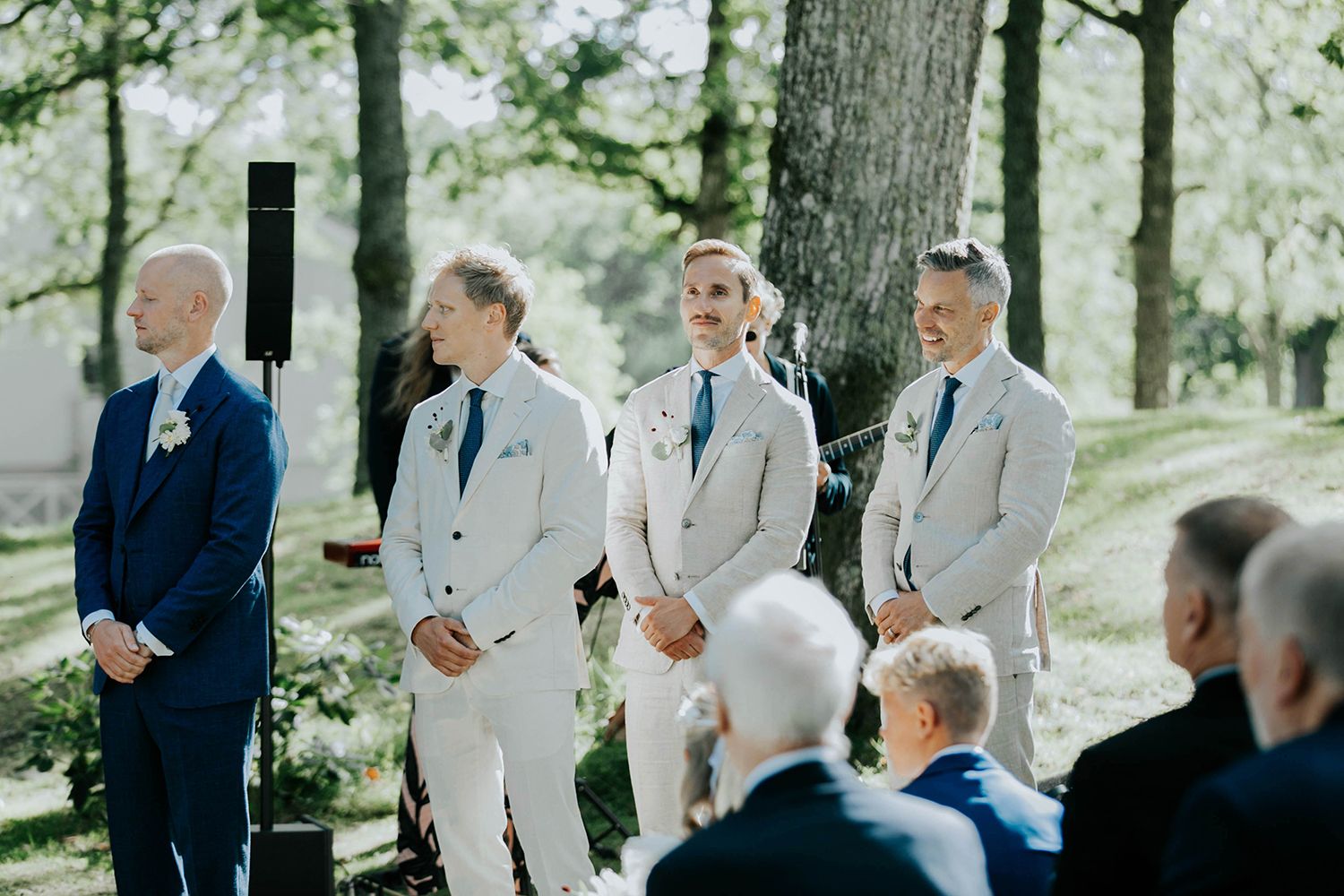 Bröllop på Dömle Herrgård. Sommarbröllop Louise och Viktor. Fotograf Rebecca Nordin, Karlstad.