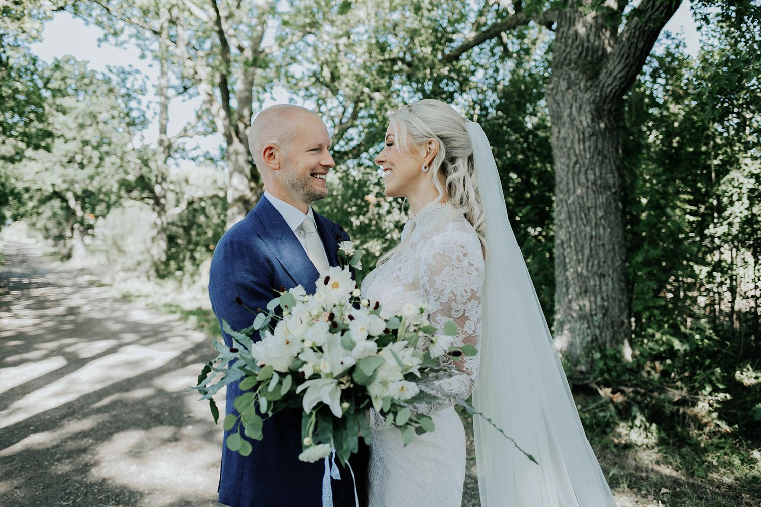 Bröllop på Dömle Herrgård. Sommarbröllop Louise och Viktor. bröllopsfotograf Rebecca Nordin, Karlstad.