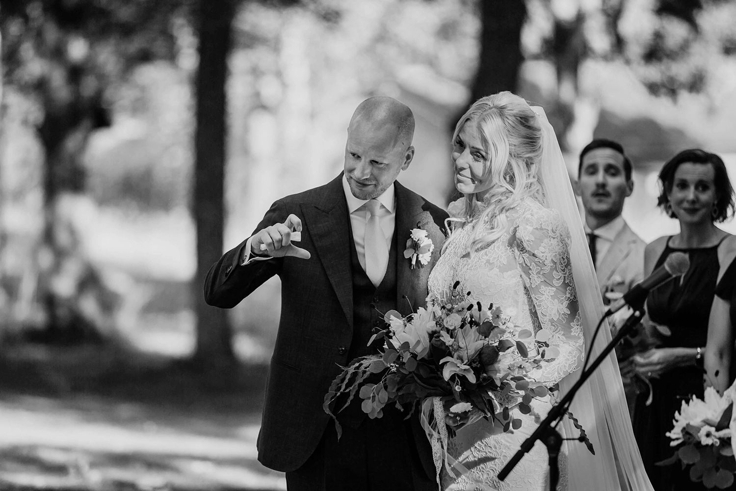 Bröllop på Dömle Herrgård. Sommarbröllop Louise och Viktor. Fotograf Rebecca Nordin, Karlstad.