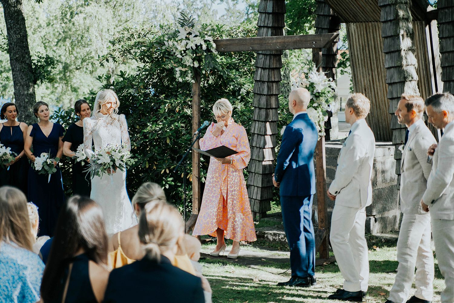 Bröllop på Dömle Herrgård. Sommarbröllop Louise och Viktor. Fotograf Rebecca Nordin, Karlstad.