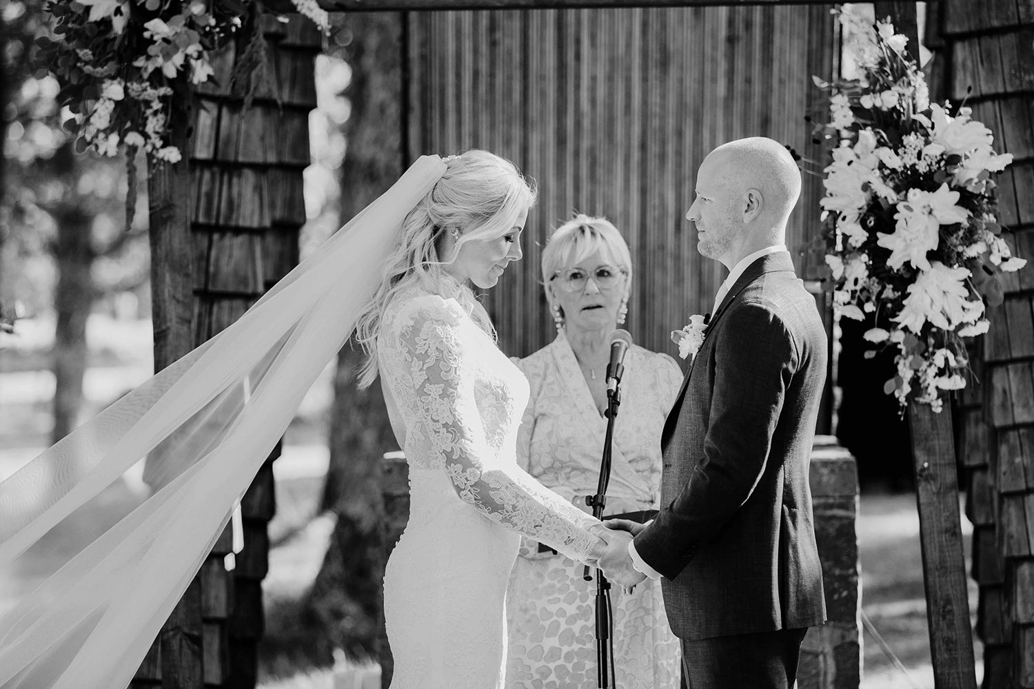 Bröllop på Dömle Herrgård. Sommarbröllop Louise och Viktor. Fotograf Rebecca Nordin, Karlstad.