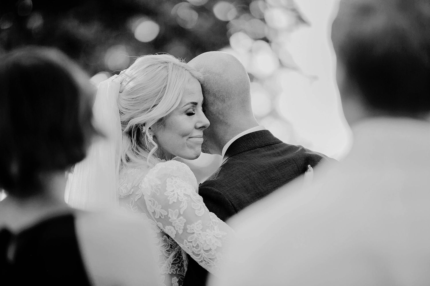 Bröllop på Dömle Herrgård. Sommarbröllop Louise och Viktor. Fotograf Rebecca Nordin, Karlstad.