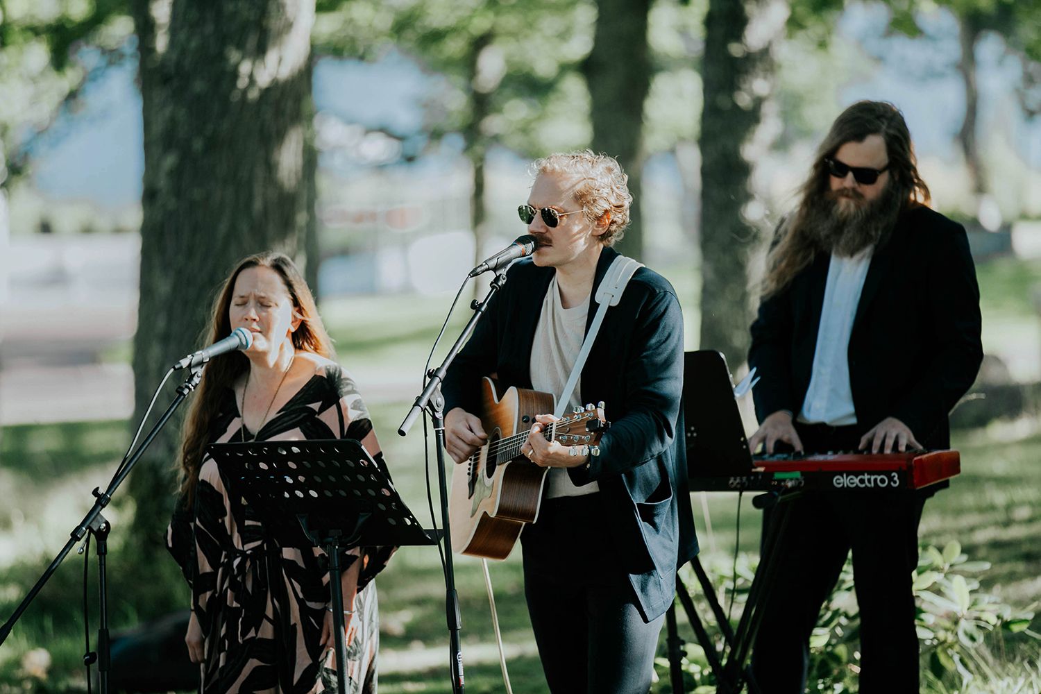 Bröllop på Dömle Herrgård. Sommarbröllop Louise och Viktor. Fotograf Rebecca Nordin, Karlstad.