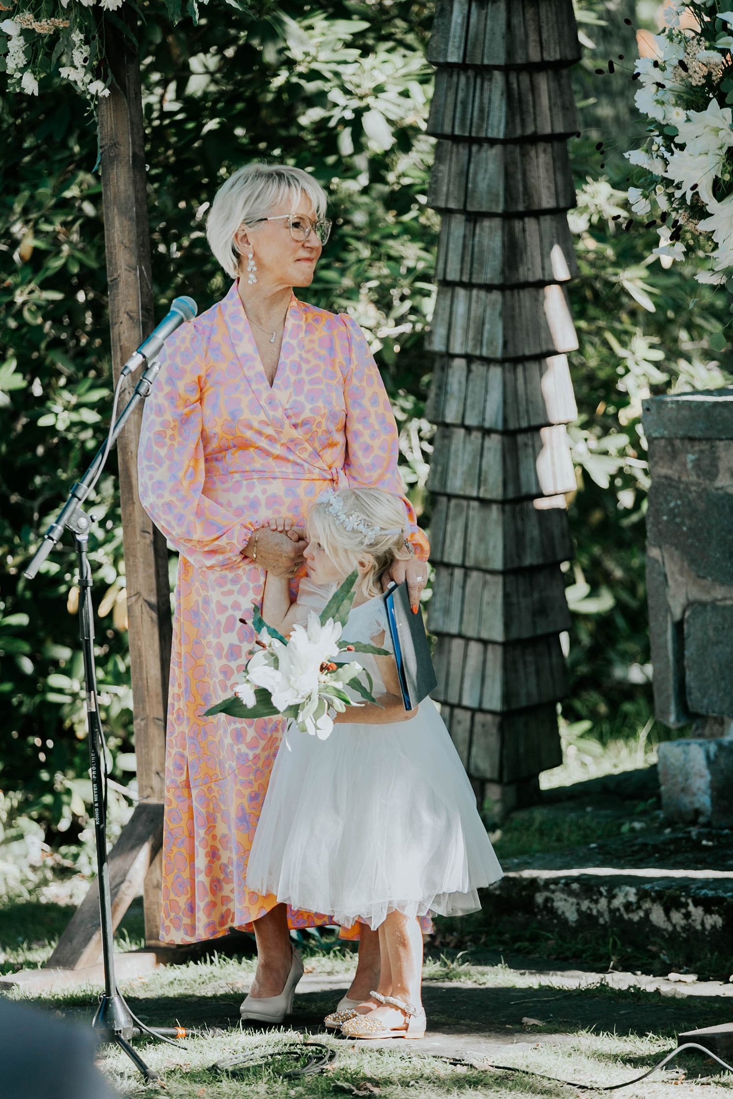 Bröllop på Dömle Herrgård. Sommarbröllop Louise och Viktor. Fotograf Rebecca Nordin, Karlstad.