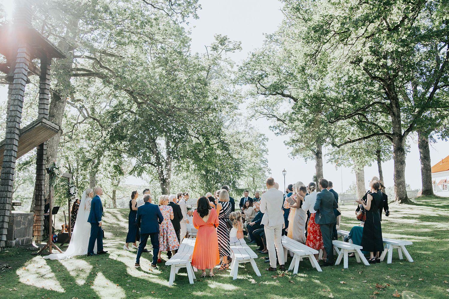 Bröllop på Dömle Herrgård. Sommarbröllop Louise och Viktor. Fotograf Rebecca Nordin, Karlstad.