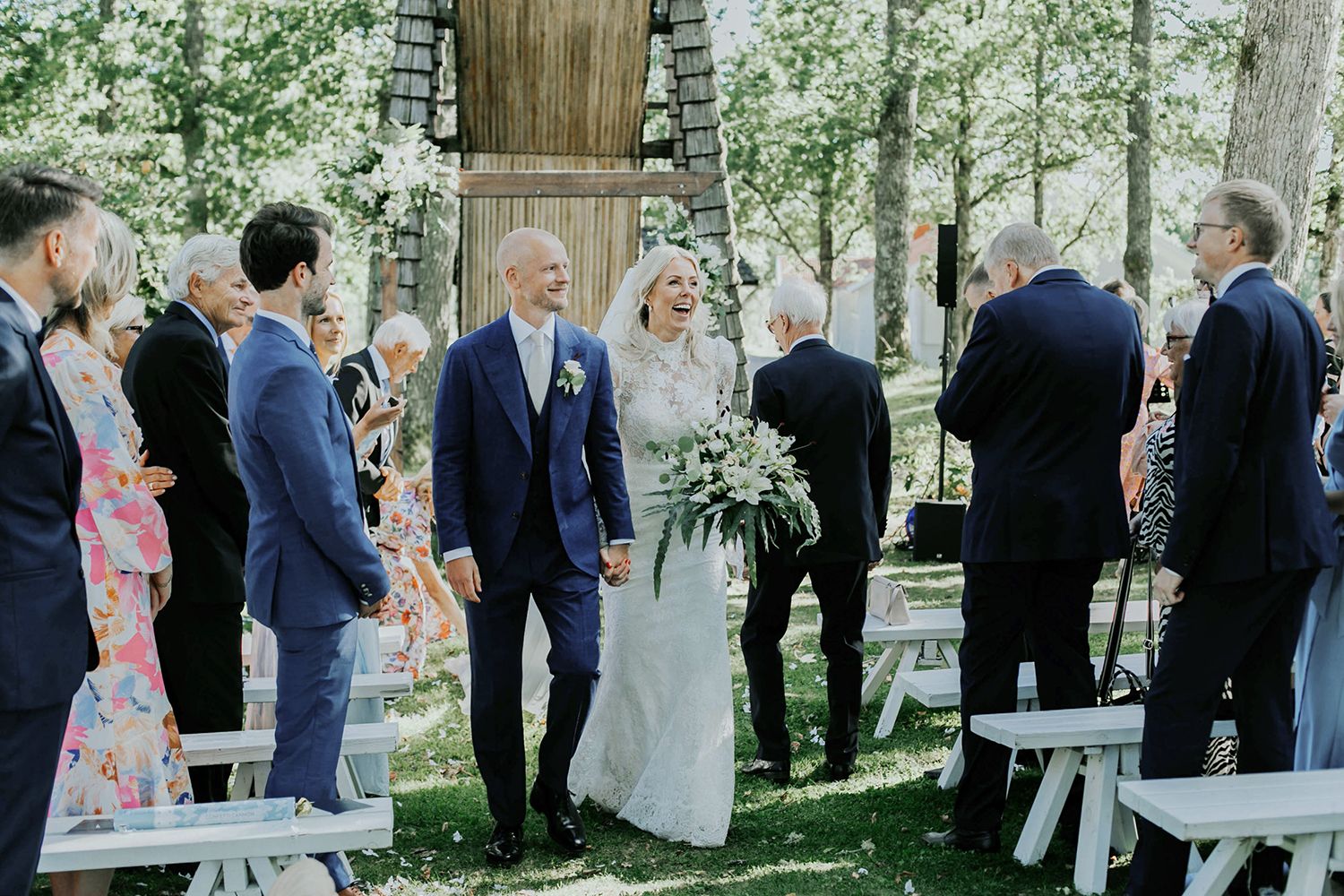Bröllop på Dömle Herrgård. Sommarbröllop Louise och Viktor. Fotograf Rebecca Nordin, Karlstad.