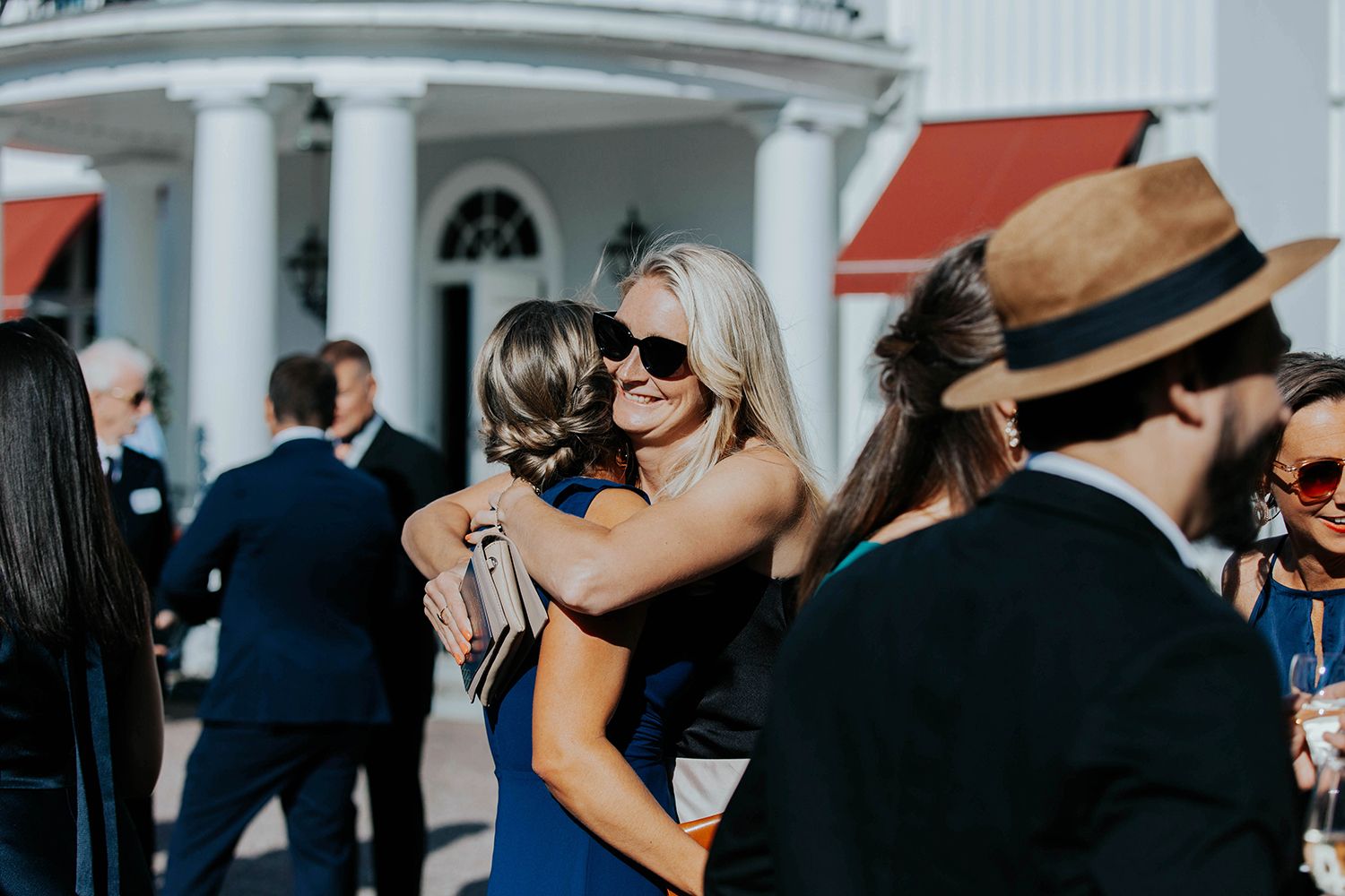Bröllop på Dömle Herrgård. Sommarbröllop Louise och Viktor. Fotograf Rebecca Nordin, Karlstad.