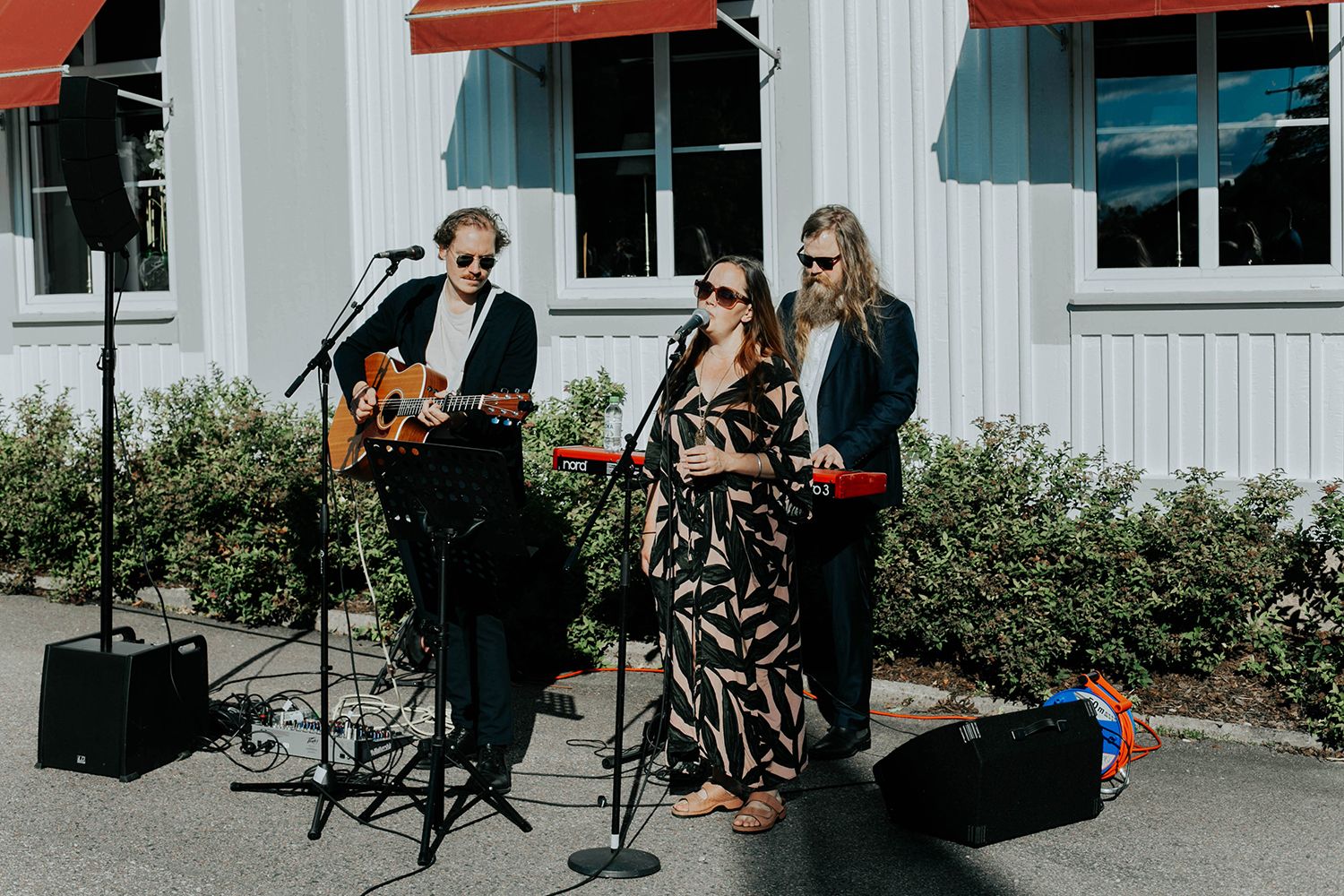 Bröllop på Dömle Herrgård. Sommarbröllop Louise och Viktor. Fotograf Rebecca Nordin, Karlstad.