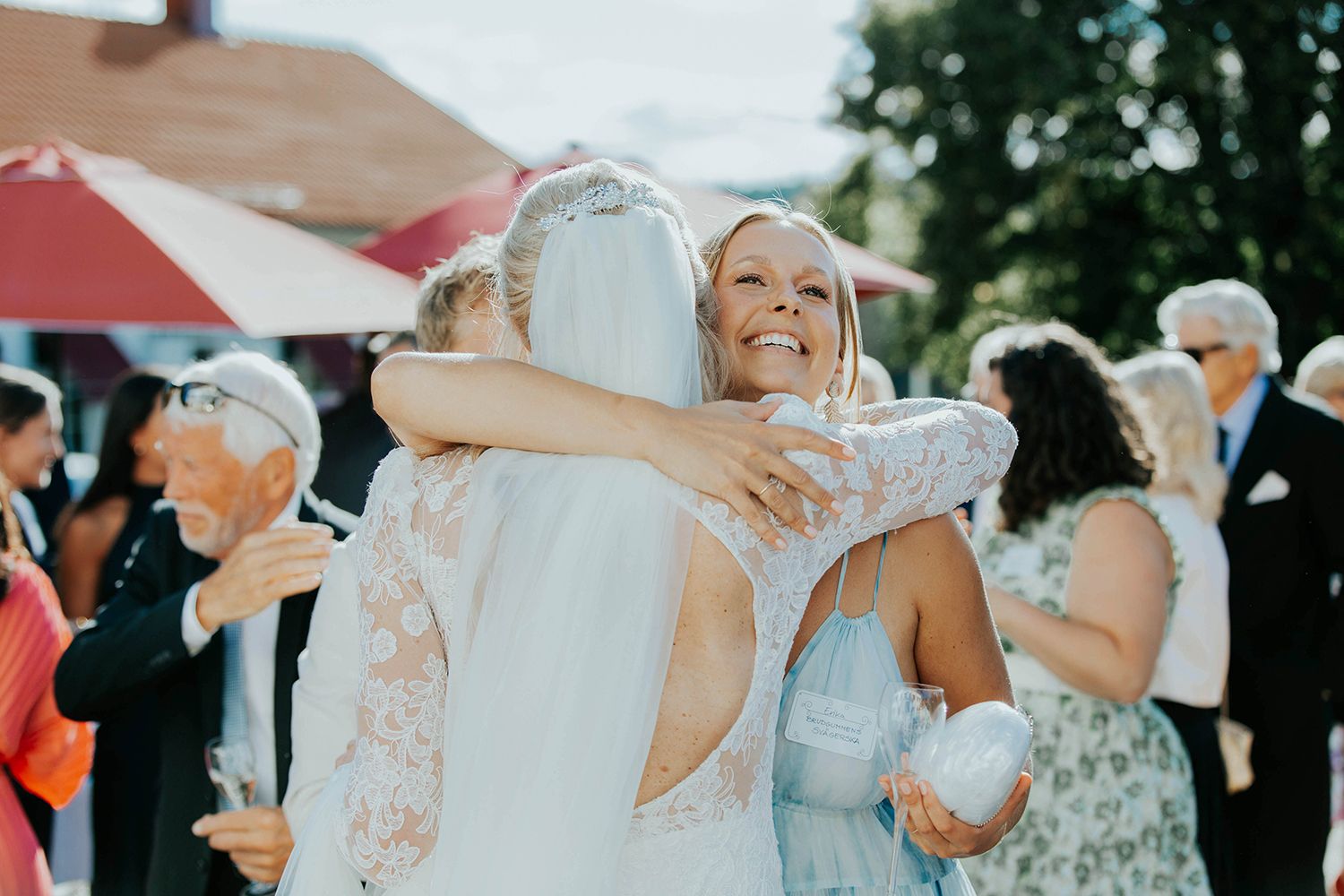 Bröllop på Dömle Herrgård. Sommarbröllop Louise och Viktor. Fotograf Rebecca Nordin, Karlstad.