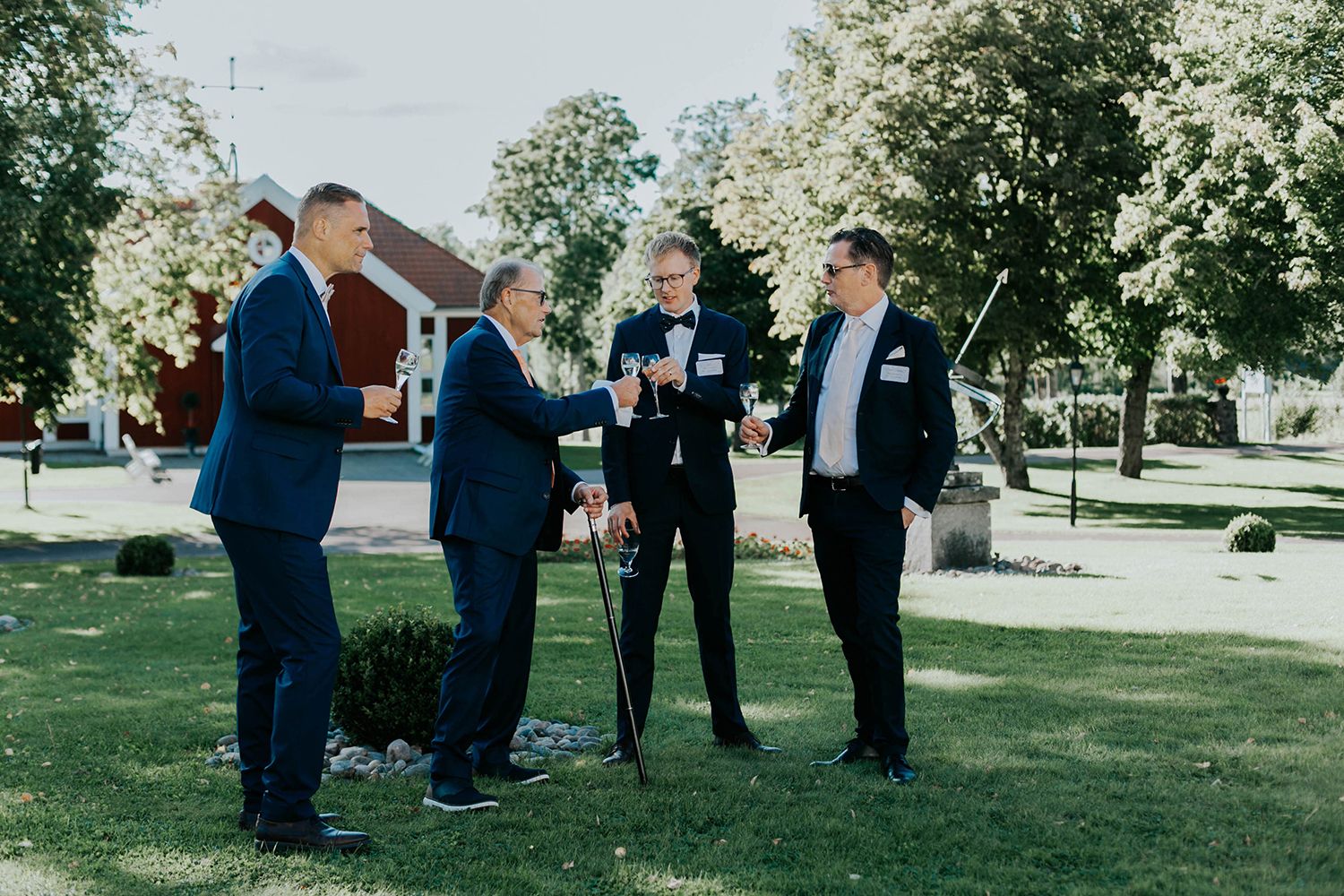 Bröllop på Dömle Herrgård. Sommarbröllop Louise och Viktor. Fotograf Rebecca Nordin, Karlstad.