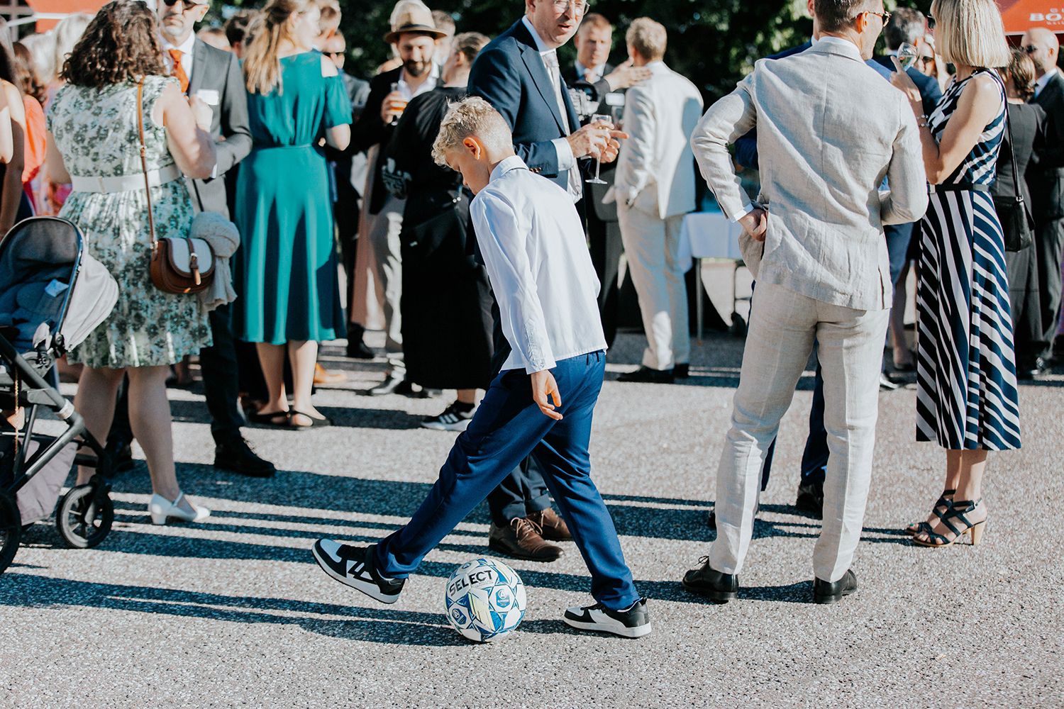 Bröllop på Dömle Herrgård. Sommarbröllop Louise och Viktor. Fotograf Rebecca Nordin, Karlstad.