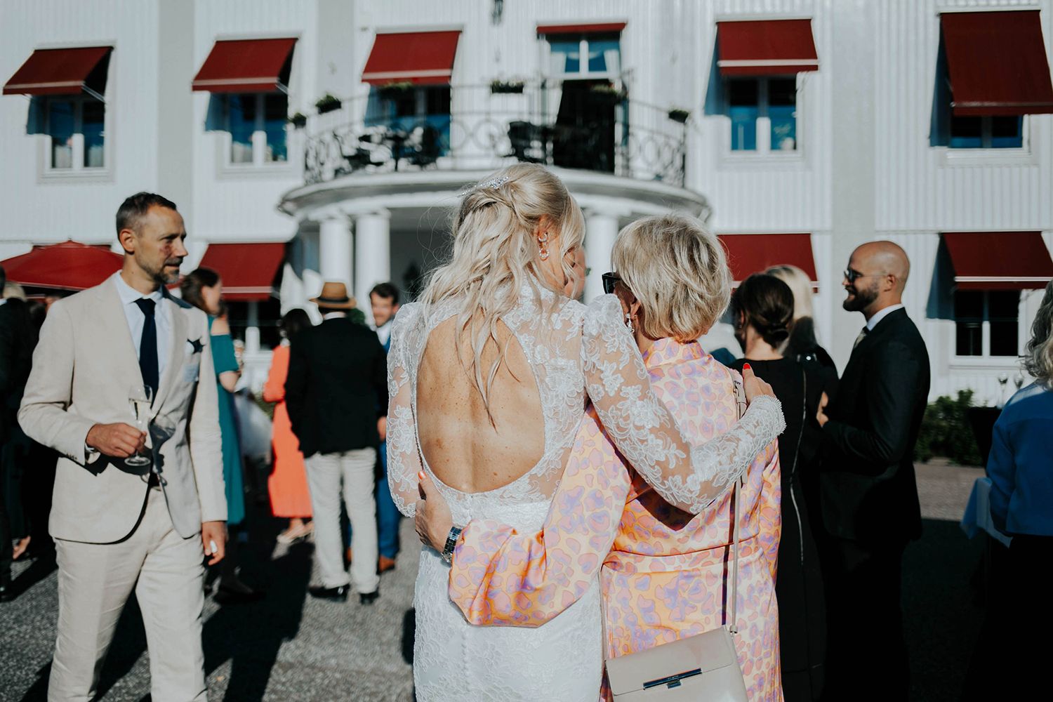 Bröllop på Dömle Herrgård. Sommarbröllop Louise och Viktor. Fotograf Rebecca Nordin, Karlstad.