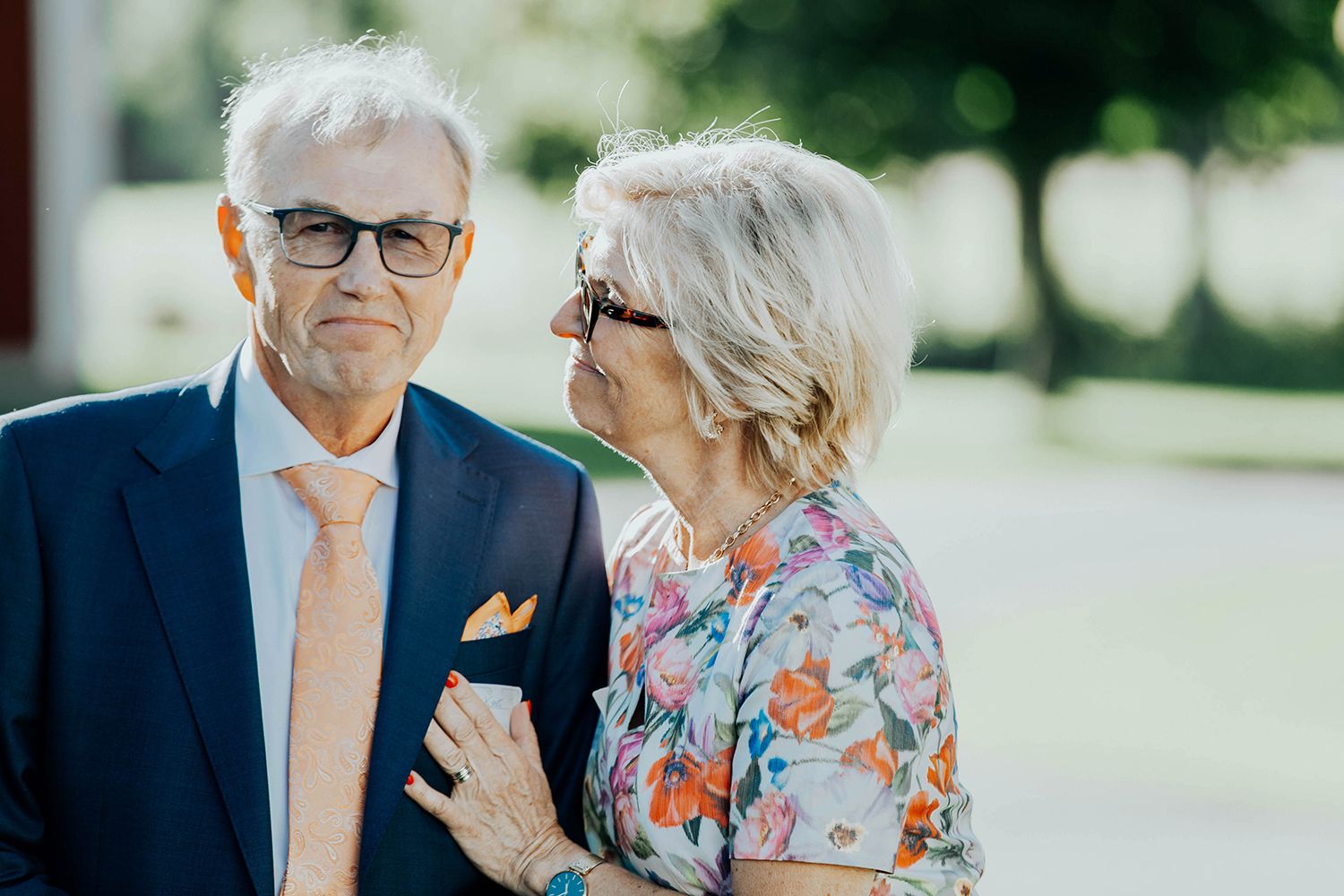 Bröllop på Dömle Herrgård. Sommarbröllop Louise och Viktor. Fotograf Rebecca Nordin, Karlstad.Bröllop på Dömle Herrgård. Sommarbröllop Louis