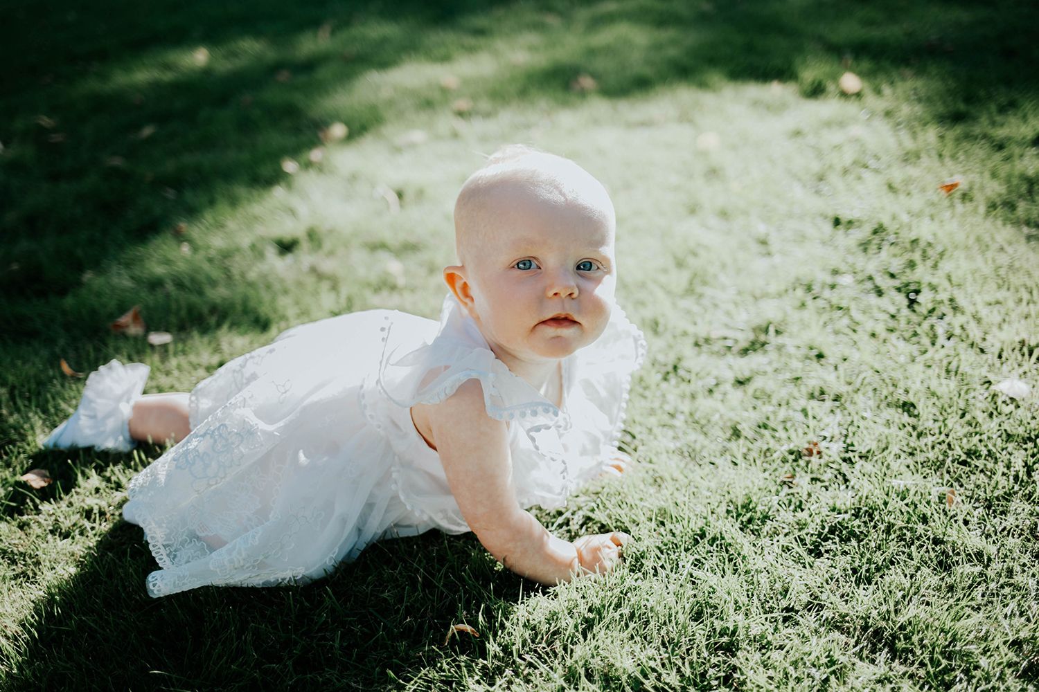 Bröllop på Dömle Herrgård. Sommarbröllop Louise och Viktor. Fotograf Rebecca Nordin, Karlstad.
