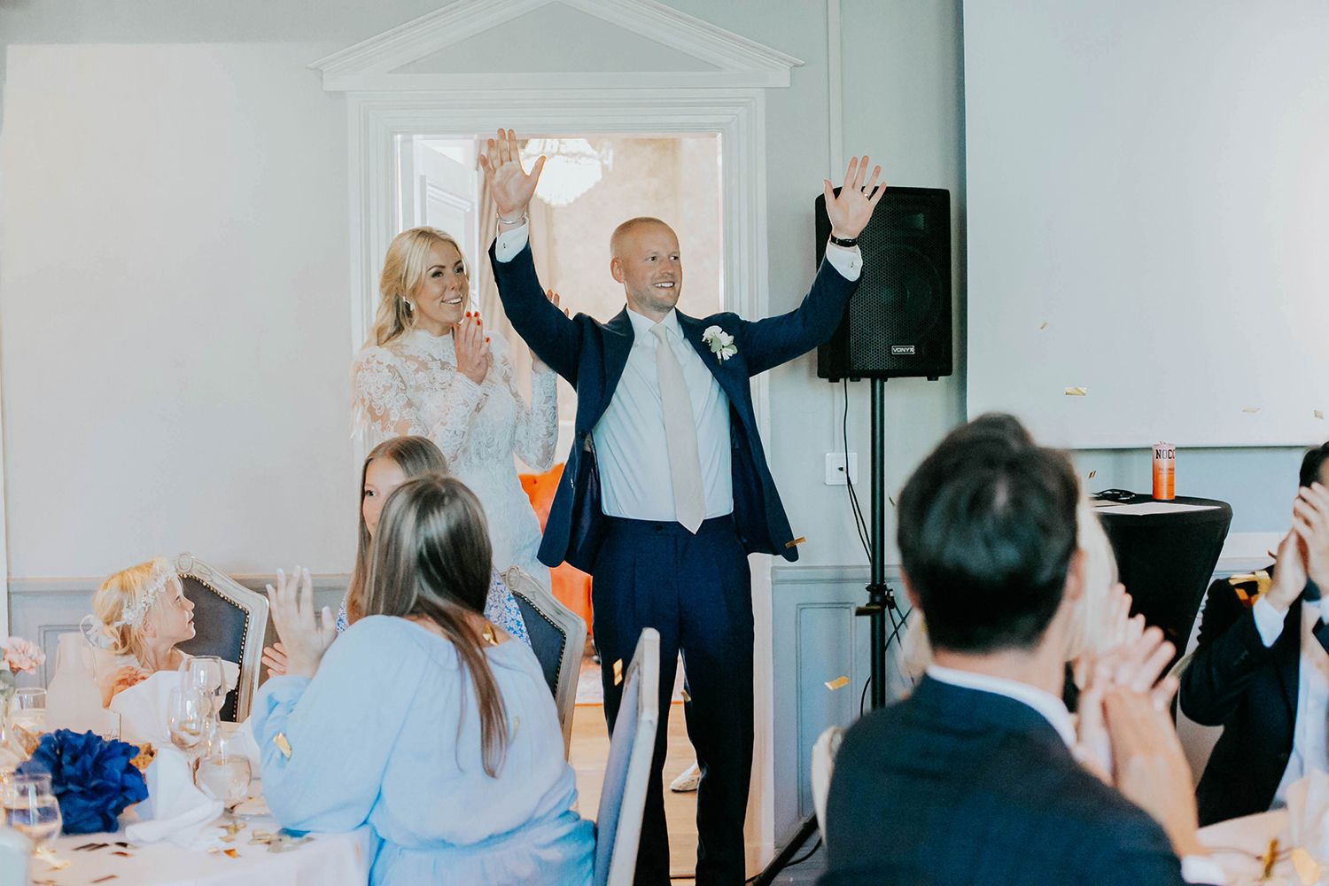 Bröllop på Dömle Herrgård. Sommarbröllop Louise och Viktor. Fotograf Rebecca Nordin, Karlstad.
